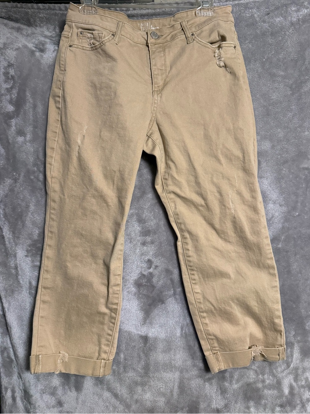 Time and Tru Brown Mid-Rise Capri Pants